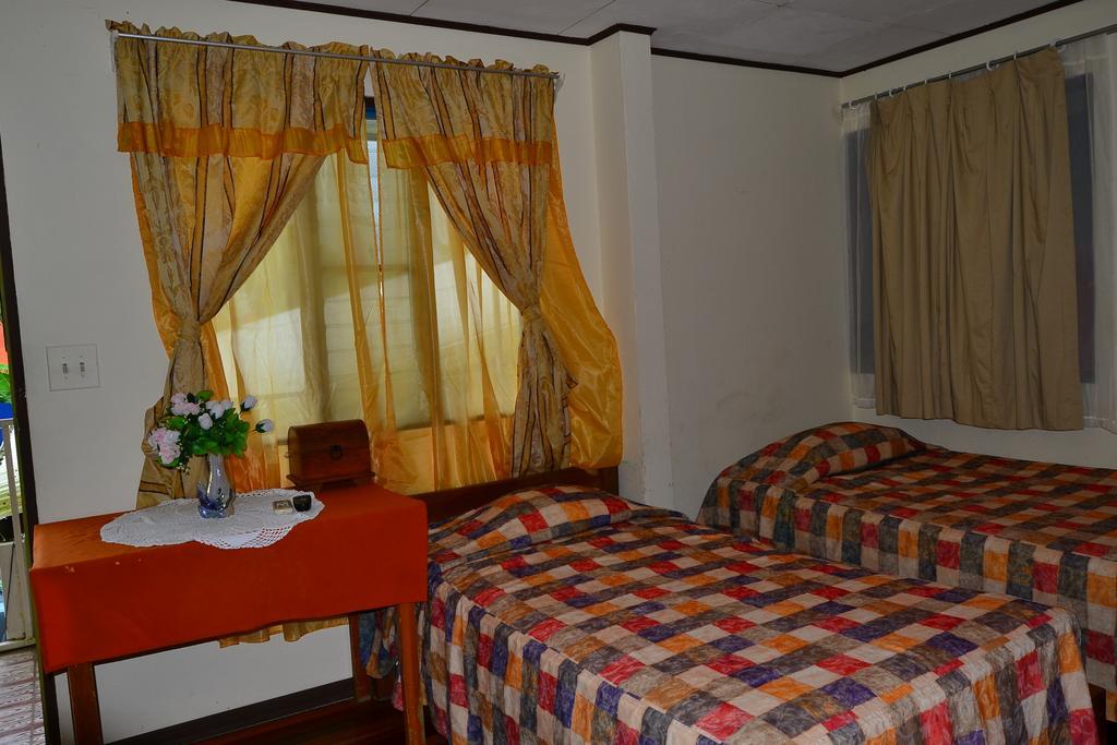Hotel Sierpe River חדר תמונה