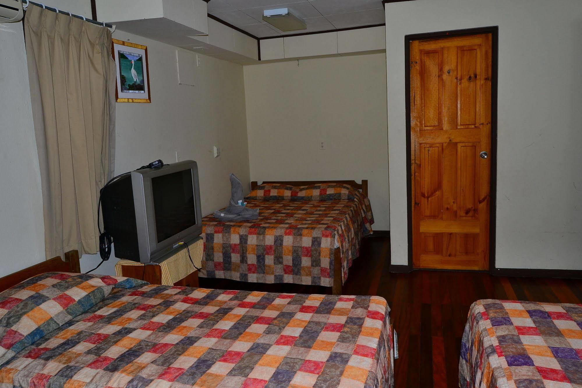 Hotel Sierpe River מראה חיצוני תמונה
